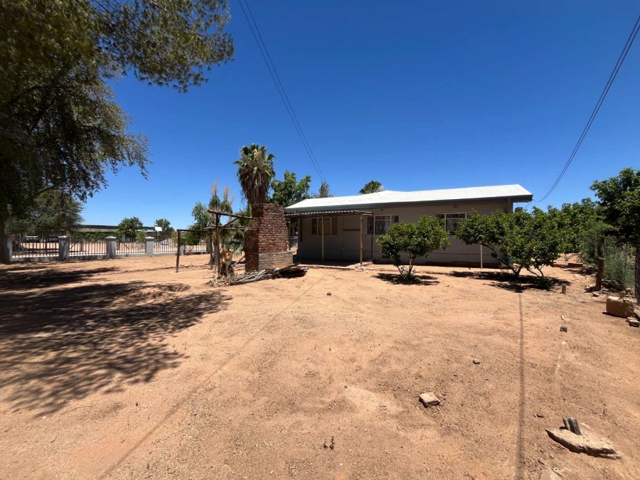 4 Bedroom Property for Sale in Keimoes Northern Cape